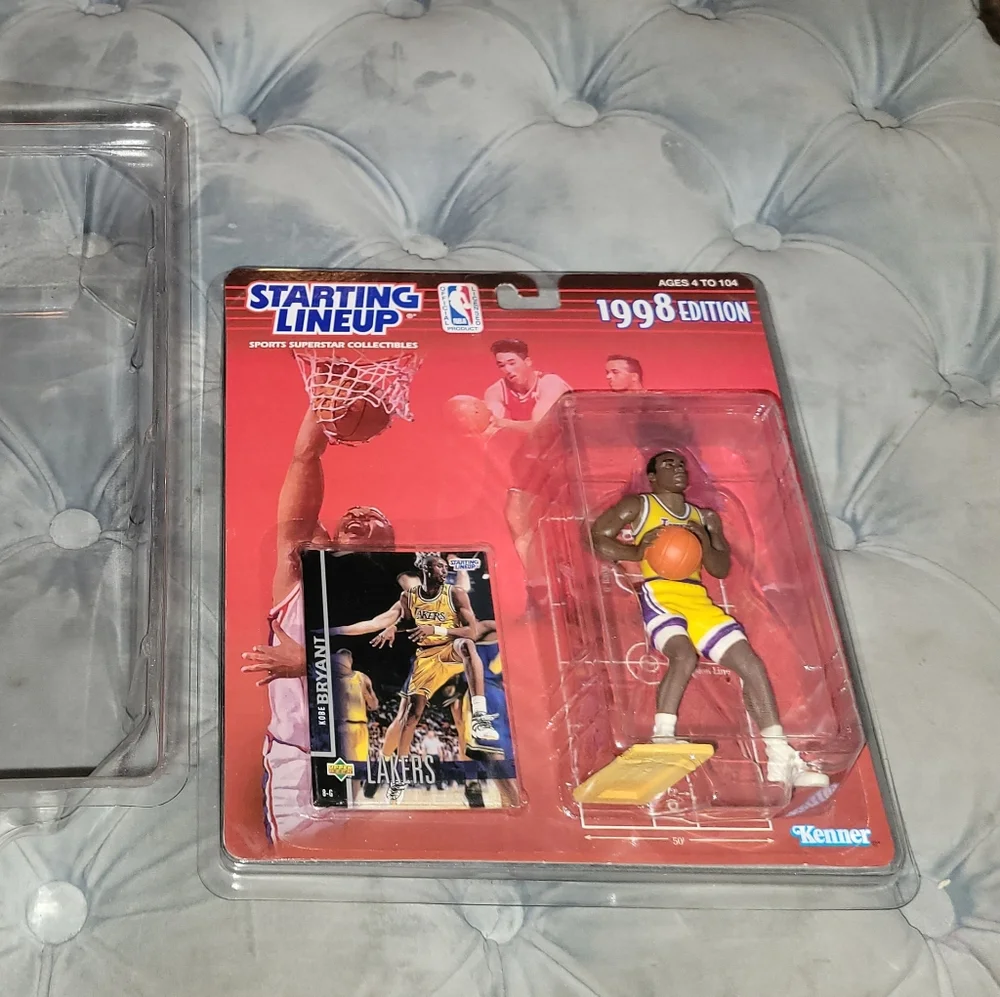 Kobe Bryant 1998 Edition Starting Lineup Figure - Picture 2 of 3